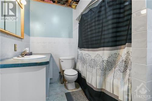 40 Dochart Street, Braeside, ON - Indoor Photo Showing Bathroom