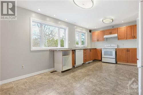 40 Dochart Street, Braeside, ON - Indoor Photo Showing Kitchen