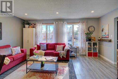 33 Derby Gate Crescent, Kingston (East Of Sir John A. Blvd), ON - Indoor Photo Showing Living Room