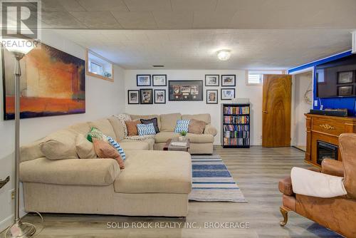 33 Derby Gate Crescent, Kingston (East Of Sir John A. Blvd), ON - Indoor Photo Showing Living Room