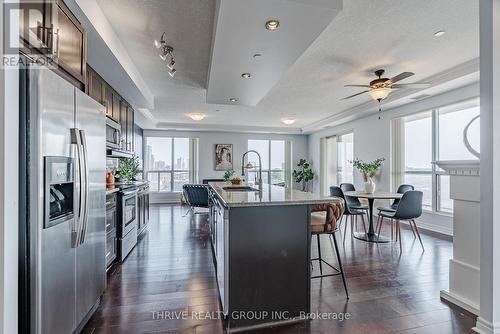 904 - 330 Ridout Street N, London, ON - Indoor Photo Showing Kitchen With Upgraded Kitchen