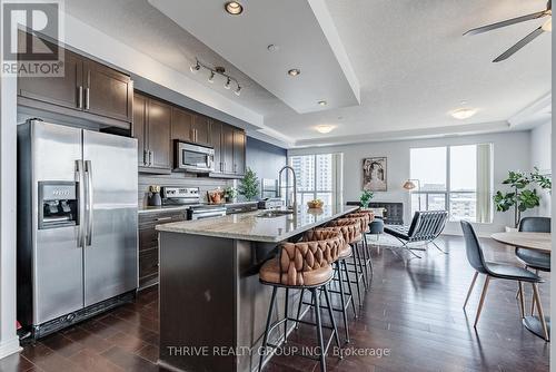 904 - 330 Ridout Street N, London, ON - Indoor Photo Showing Kitchen