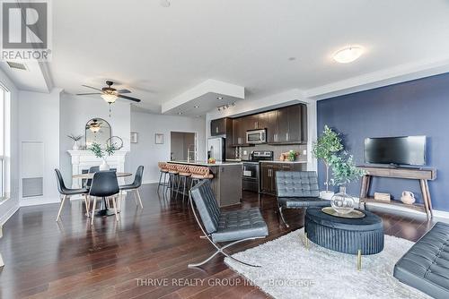 904 - 330 Ridout Street N, London, ON - Indoor Photo Showing Living Room