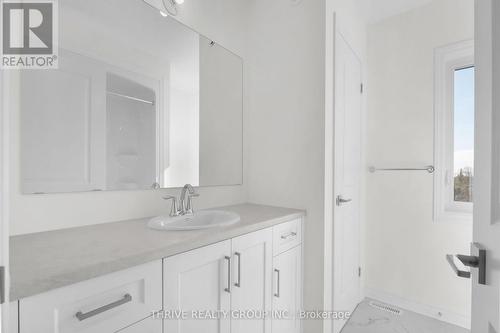 64 Basil Crescent, Middlesex Centre (Ilderton), ON - Indoor Photo Showing Bathroom