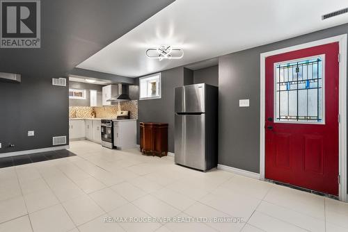 133 Swindells Street, Clarington (Bowmanville), ON - Indoor Photo Showing Kitchen