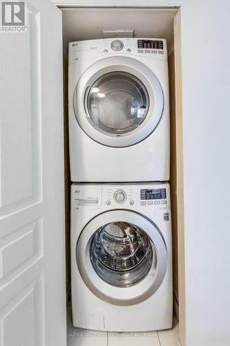 818 - 323 Richmond Street E, Toronto, ON - Indoor Photo Showing Laundry Room