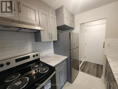 403 - 97 Nonquon Road, Oshawa, ON - Indoor Photo Showing Kitchen