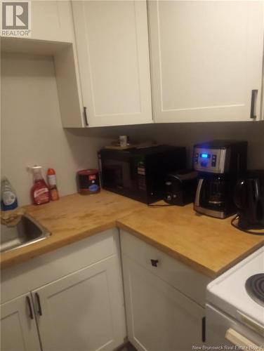 674 - 688 Appleby, Bathurst, NB - Indoor Photo Showing Kitchen