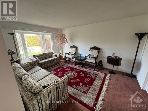 1307 Turner Crescent, Ottawa, ON - Indoor Photo Showing Dining Room