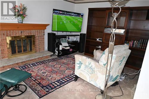 1307 Turner Crescent, Ottawa, ON - Indoor Photo Showing Bedroom