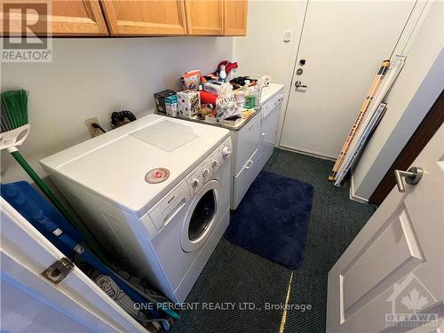 1307 Turner Crescent, Ottawa, ON - Indoor Photo Showing Laundry Room