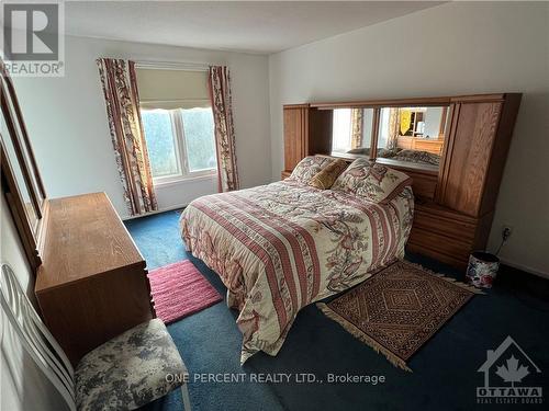 1307 Turner Crescent, Ottawa, ON - Indoor Photo Showing Bedroom