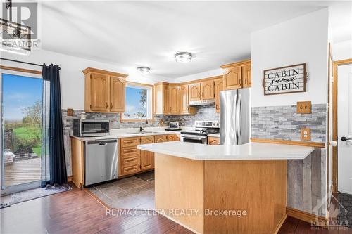 920 County Rd 23 Road, The Nation, ON - Indoor Photo Showing Kitchen