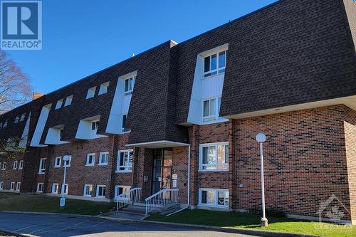 815 Kyle Court Unit#108, Brockville, ON - Outdoor