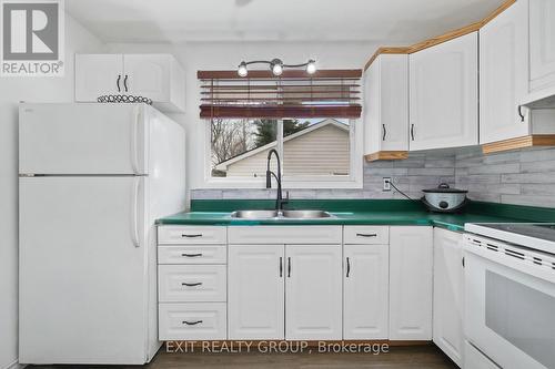 65 Elizabeth Street, Stirling-Rawdon, ON - Indoor Photo Showing Kitchen With Double Sink