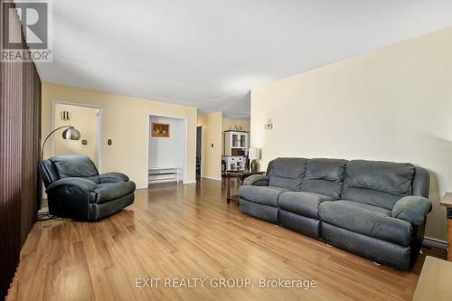 65 Elizabeth Street, Stirling-Rawdon, ON - Indoor Photo Showing Living Room