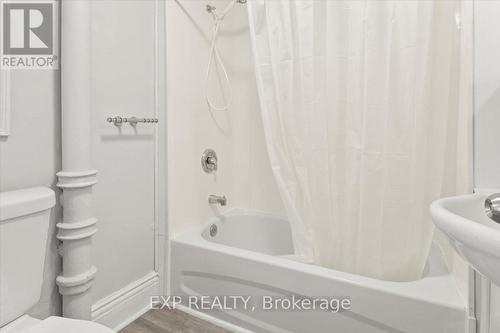 650 Armour Road, Peterborough (Ashburnham), ON - Indoor Photo Showing Bathroom