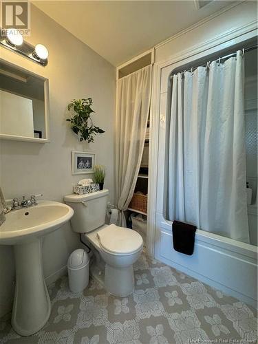 1217 Water Street, Miramichi, NB - Indoor Photo Showing Bathroom