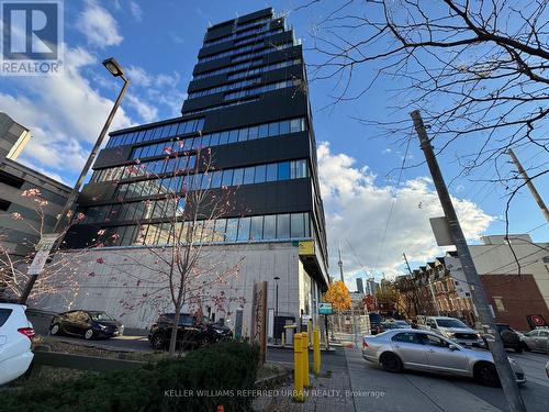 1413 - 195 Mccaul Street, Toronto, ON - Outdoor