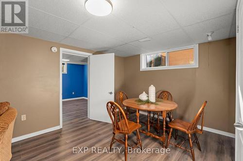 29 May Avenue, East Gwillimbury, ON - Indoor Photo Showing Dining Room