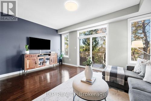 71 - 1401 Plains Road E, Burlington, ON - Indoor Photo Showing Living Room