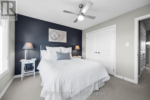 71 - 1401 Plains Road E, Burlington, ON - Indoor Photo Showing Bedroom