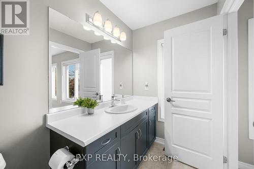 71 - 1401 Plains Road E, Burlington, ON - Indoor Photo Showing Bathroom