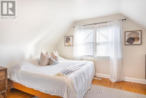 645 Weber Street E, Kitchener, ON - Indoor Photo Showing Bedroom