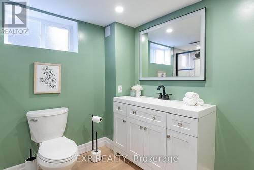 645 Weber Street E, Kitchener, ON - Indoor Photo Showing Bathroom