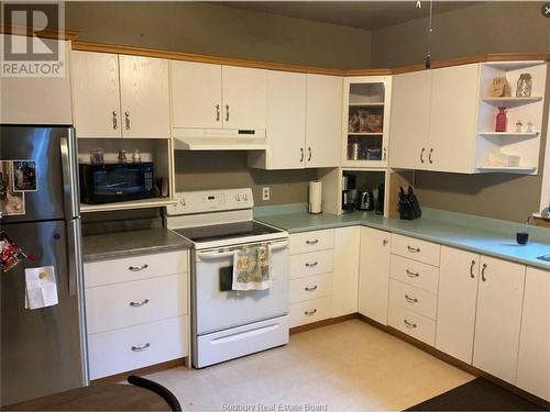 385 Kathleen Street, Sudbury, ON - Indoor Photo Showing Kitchen