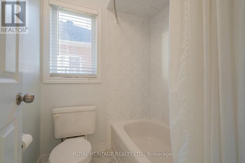 131 Root Crescent W, Ajax, ON - Indoor Photo Showing Bathroom