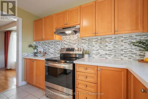 131 Root Crescent W, Ajax, ON - Indoor Photo Showing Kitchen