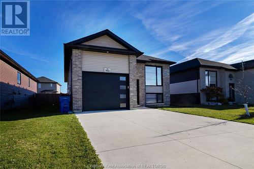 183 Moonstone Crescent, Chatham, ON - Outdoor With Facade