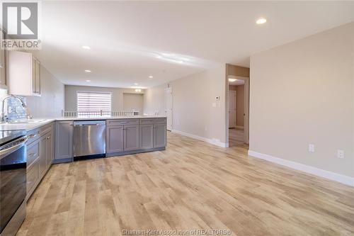 183 Moonstone Crescent, Chatham, ON - Indoor Photo Showing Kitchen