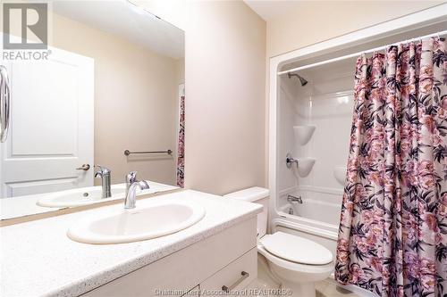 183 Moonstone Crescent, Chatham, ON - Indoor Photo Showing Bathroom