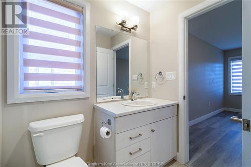 183 Moonstone Crescent, Chatham, ON - Indoor Photo Showing Bathroom