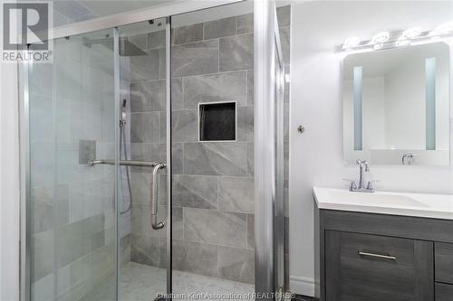 183 Moonstone Crescent, Chatham, ON - Indoor Photo Showing Bathroom