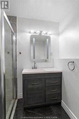 183 Moonstone Crescent, Chatham, ON - Indoor Photo Showing Bathroom