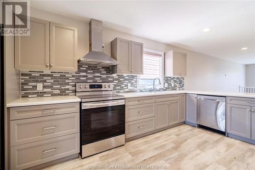 183 Moonstone Crescent, Chatham, ON - Indoor Photo Showing Kitchen