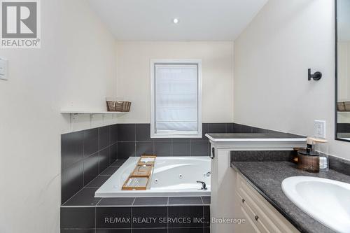 41 Betterton Crescent, Brampton, ON - Indoor Photo Showing Bathroom