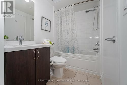 212 - 5 Richgrove Drive, Toronto, ON - Indoor Photo Showing Bathroom