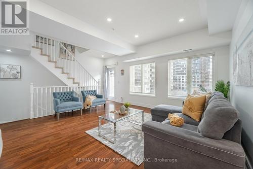 212 - 5 Richgrove Drive, Toronto, ON - Indoor Photo Showing Living Room