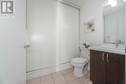 212 - 5 Richgrove Drive, Toronto, ON - Indoor Photo Showing Bathroom