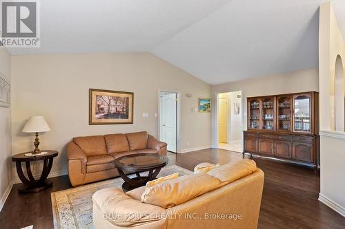 2 - 638 Wharncliffe Road S, London, ON - Indoor Photo Showing Living Room