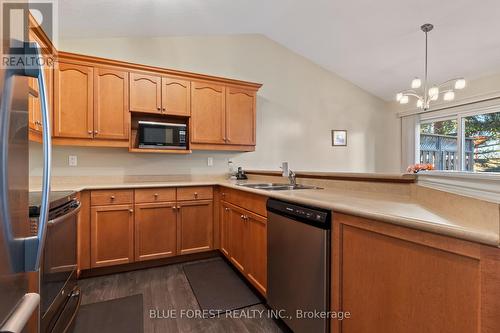 2 - 638 Wharncliffe Road S, London, ON - Indoor Photo Showing Kitchen With Double Sink