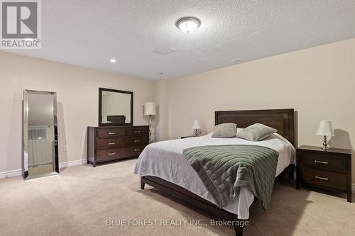 2 - 638 Wharncliffe Road S, London, ON - Indoor Photo Showing Bedroom