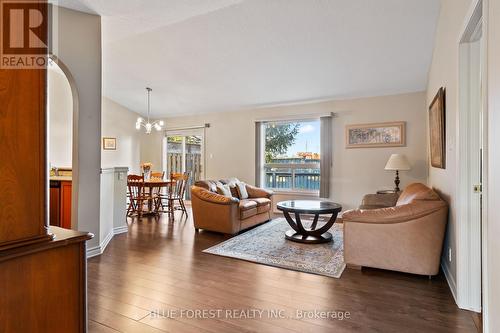 2 - 638 Wharncliffe Road S, London, ON - Indoor Photo Showing Living Room