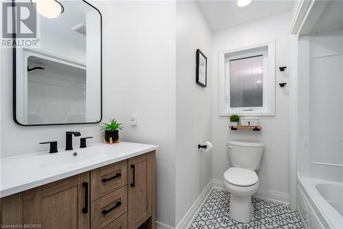 Full bathroom main floor - 118 Shady Hill Road, Durham, ON - Indoor Photo Showing Bathroom