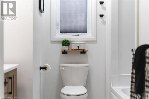 118 Shady Hill Road, Durham, ON - Indoor Photo Showing Bathroom