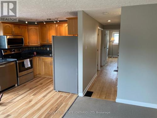 305 Belfield Street, London, ON - Indoor Photo Showing Kitchen